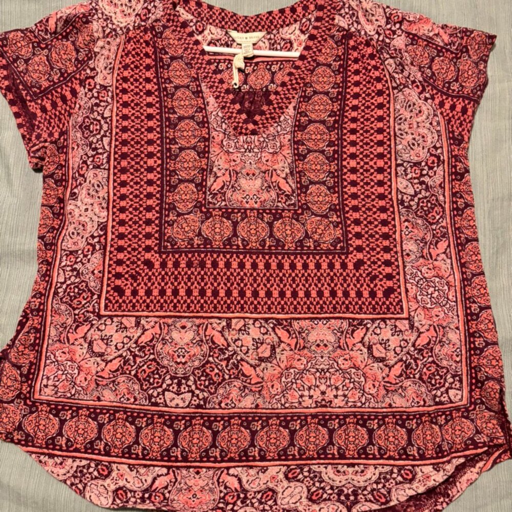 Lucky Brand Cap Sleeve Boho GeoPrint V-neck shirt- Women's SIZE MED